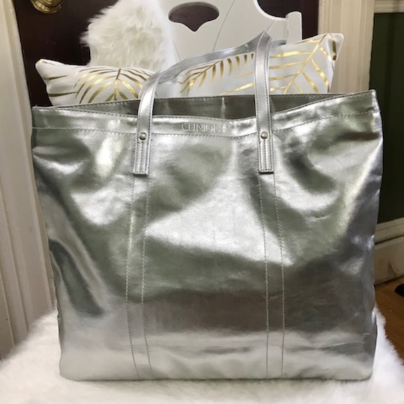 silver metallic beach bag